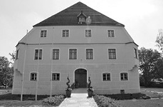 Öffentliches Gebäude mit Attenberger Bodenziegeln
