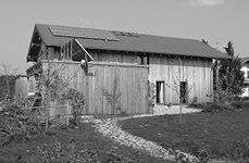 Privates Gebäude mit Attenberger Bodenziegeln